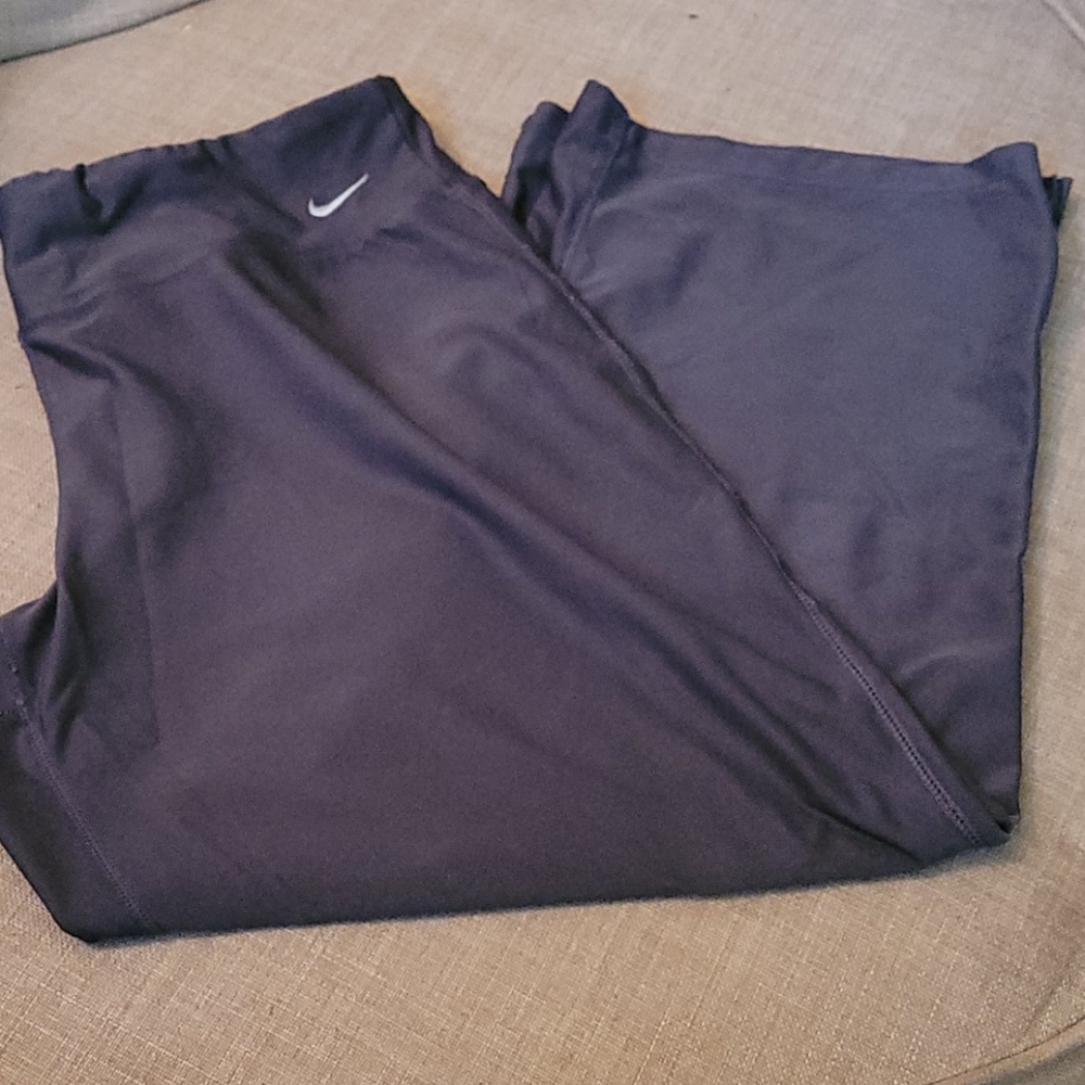 Women's nike loose fit capri